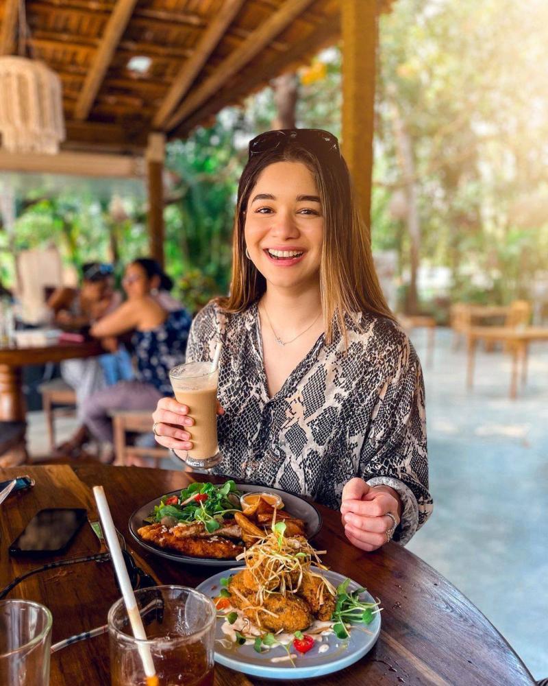 sara-tendulkar-london-vacation-photos